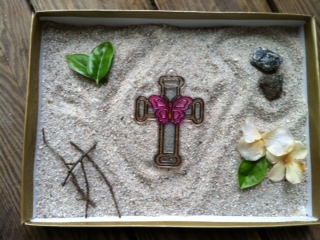 Sand Tray Therapy Zen Garden: Therapist should have this in the office. 